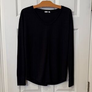 GAP light weight Black Sweater